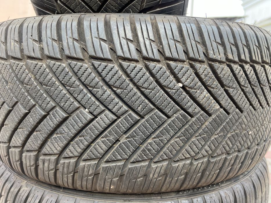 Minerva 245 40R19