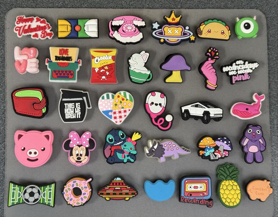 LIVREZ PRIN OLX ! NOUTATI/ jibbitz Crocsi/accesorii