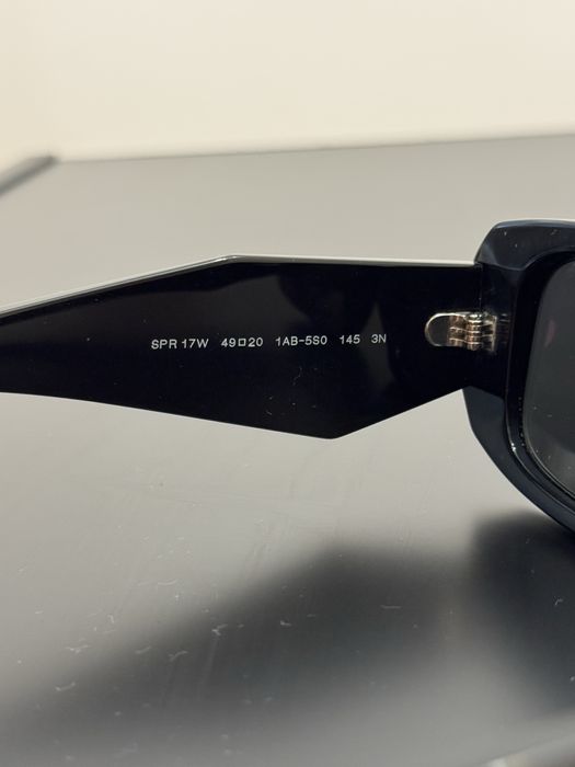 Оригинални слънчеви очила Prada