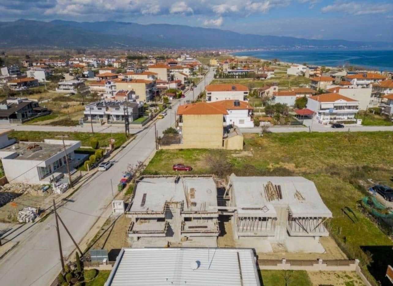 Продава къща с площ 84 м2 с част от двора в центъра на Ставрос, Гърция