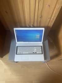 Acer 17,3 Inch cu procesor i5. Culoare Alb