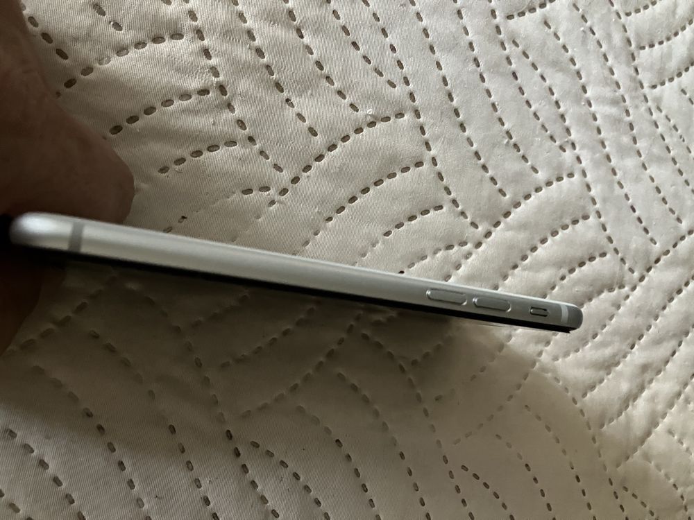 Iphone se 2020..