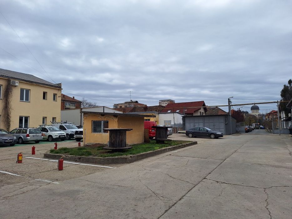 Inchiriez teren 280mp central, Podgoria, platz auto, showroom