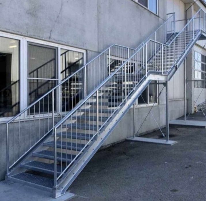 Scară zincata la comanda în toată țară livram ori unde în țara