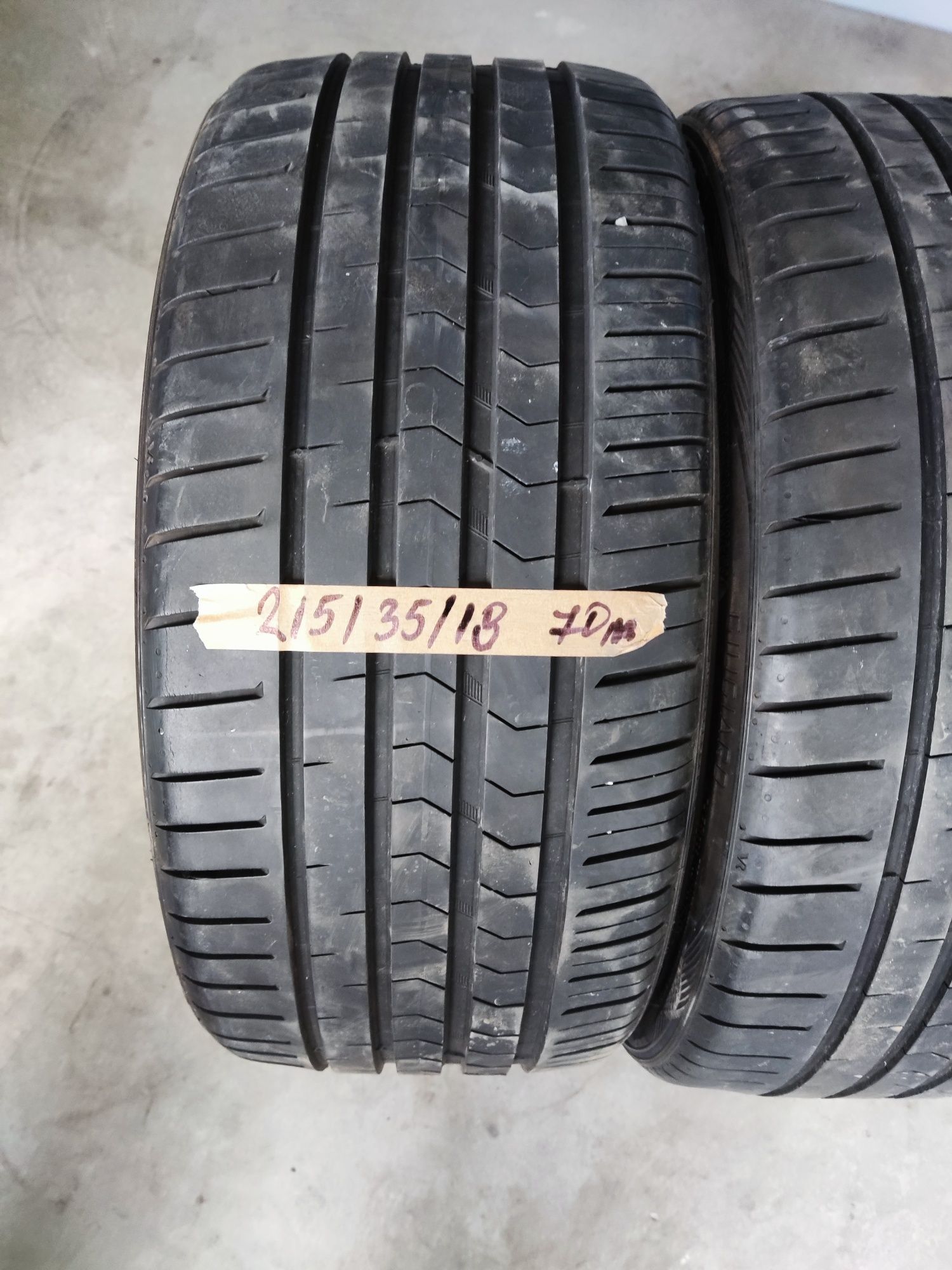 215/35/18 Vredestein