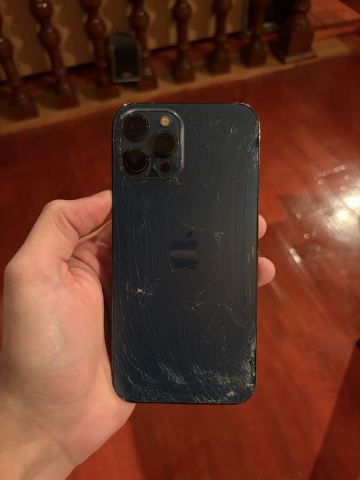 iPhone 12 Pro Max display spate spart