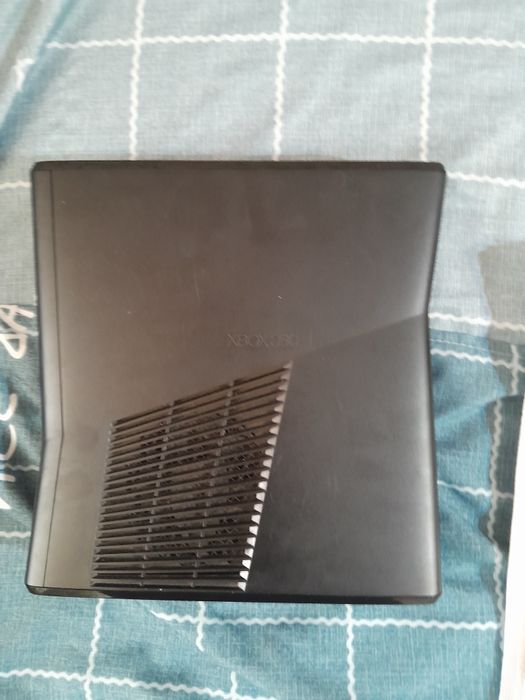 Xbox 360 e с монитором