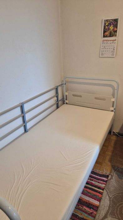 Механично болнично легло с четири секции