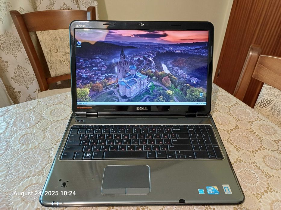 работещ лаптоп Dell Inspiron N5010