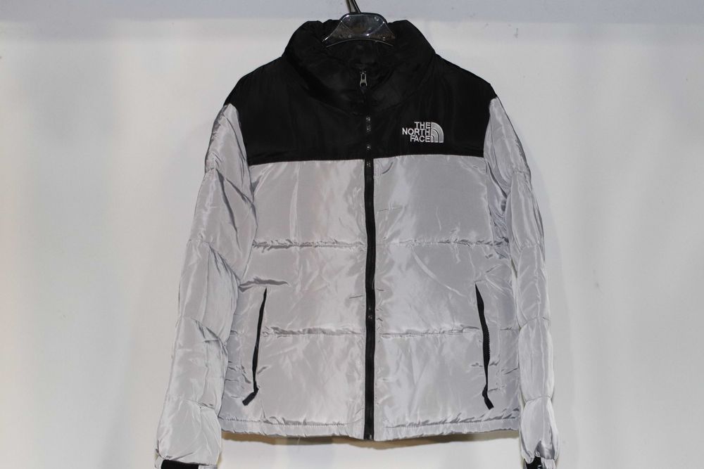 Geaca The North Face diverse modele