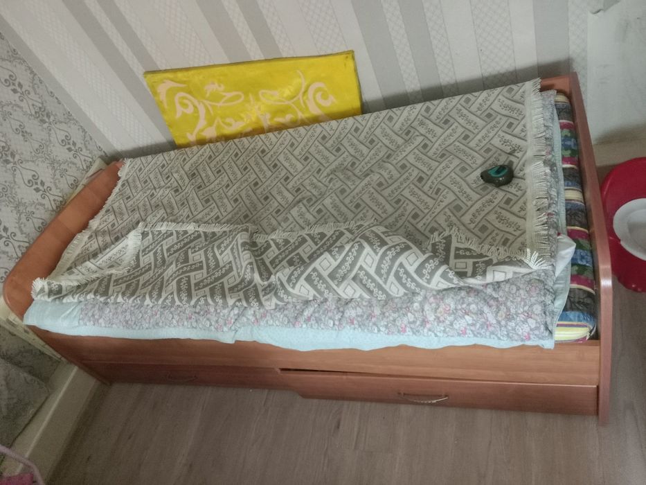 Кровать 193 длина* 80 ширина* 60 высота