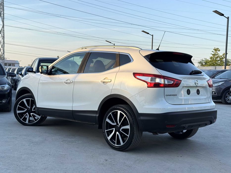 Nissan Qashqai 1,6d 4x4 131cp/Garantie/Panoramic/Navigatie/RateAuto