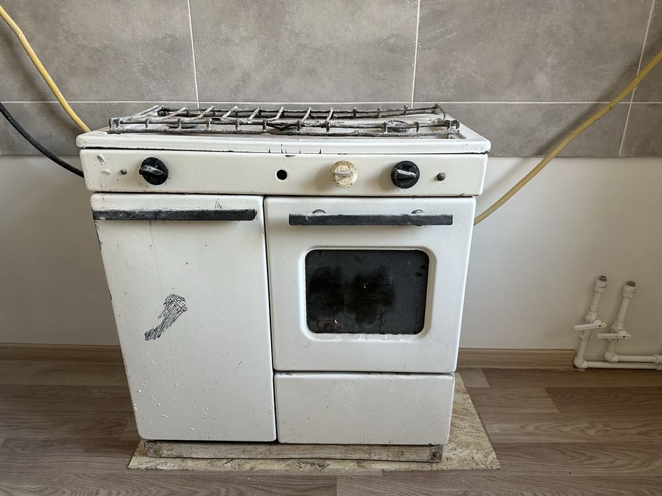 Продам газ плиту