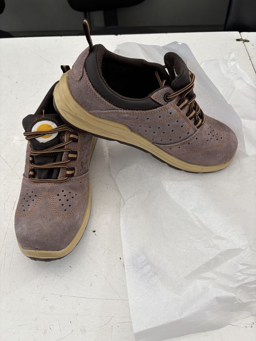 Pantofi de lucru noi marimi 39-44