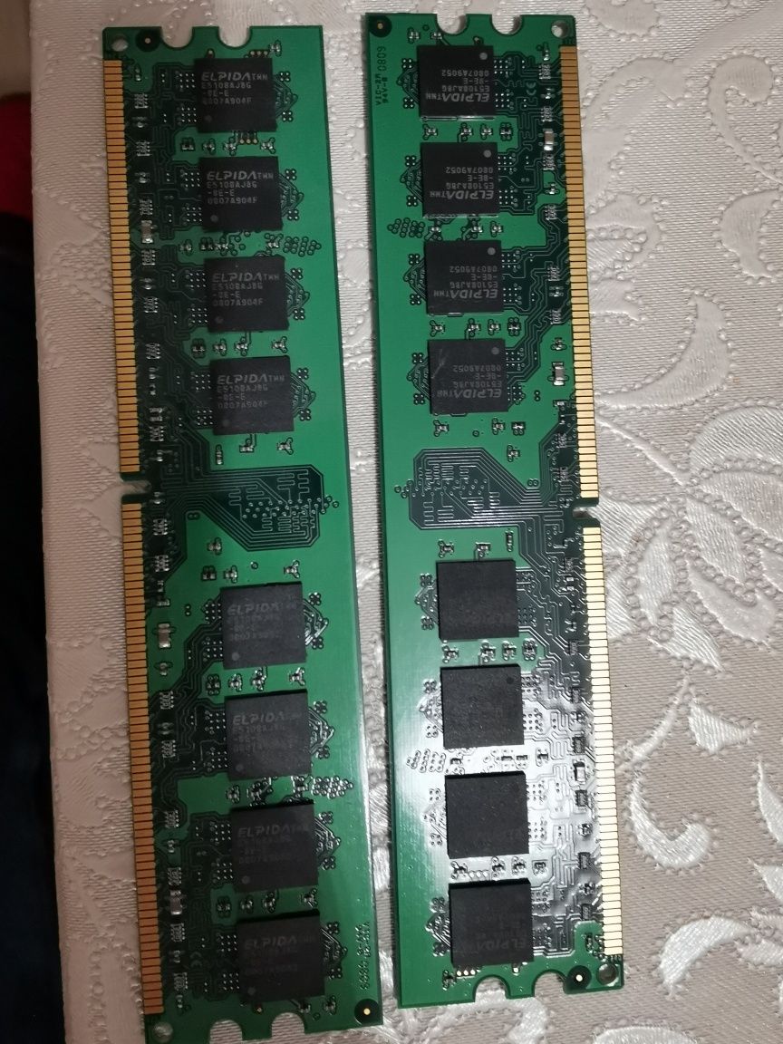 RAM Kingston 2 х 1 GB с подарък Nanya RAM 2 x 256 MB