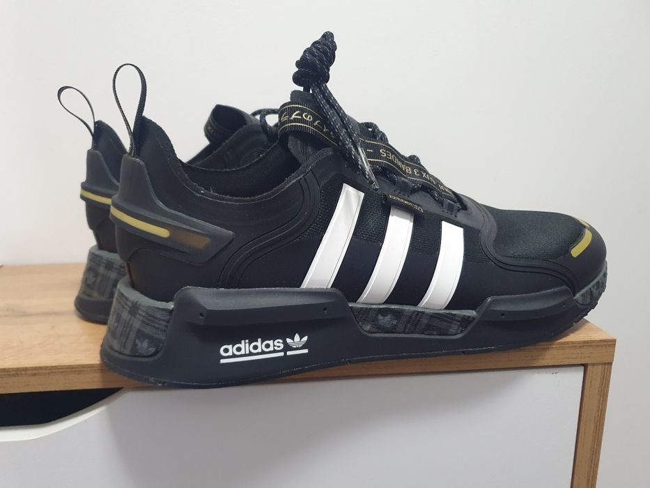 Маратонки Adidas Originals NMD R1 V3