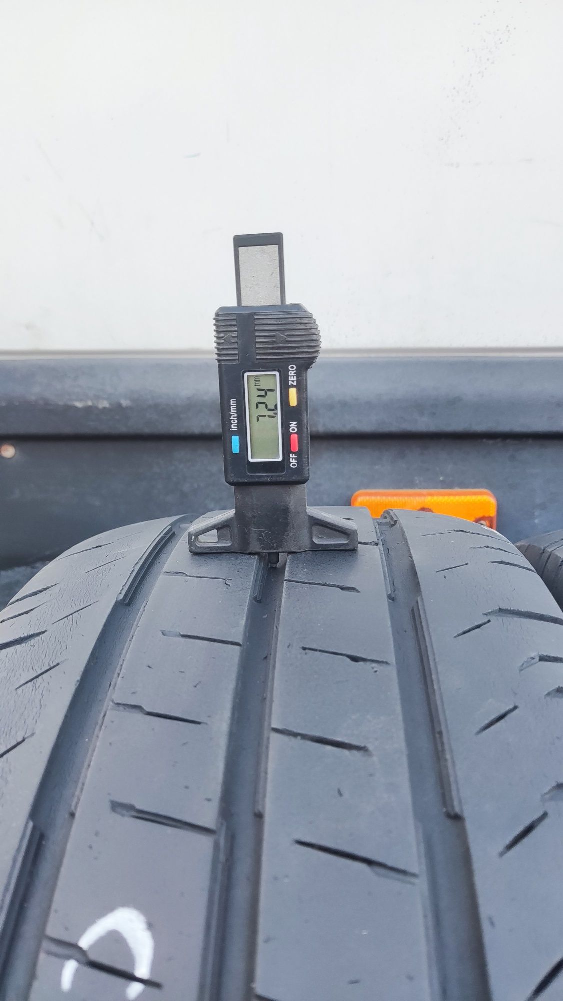 4бр. летни бусови гуми 215/65/16C , Continental Van Contact 200
dot21