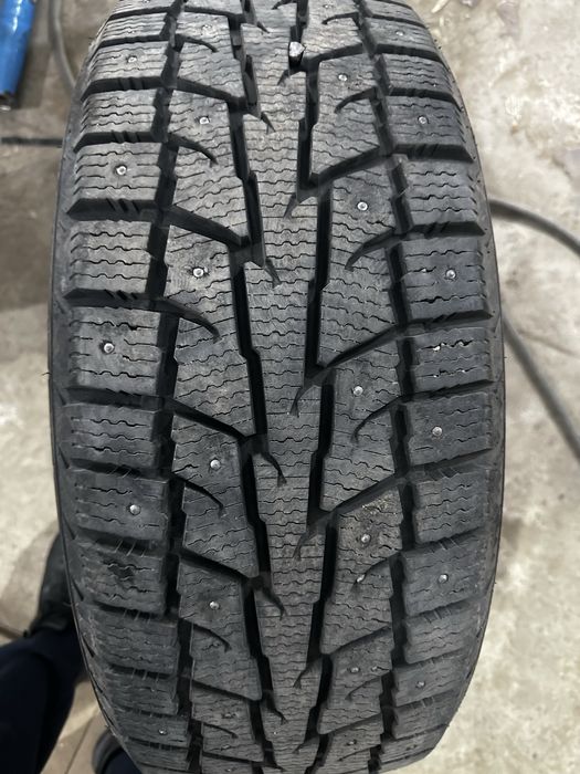 235/55R19 зимний, шипованный комплект.