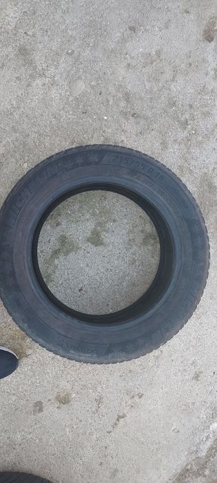 Vând 2 cauciucuri Michelin alpin