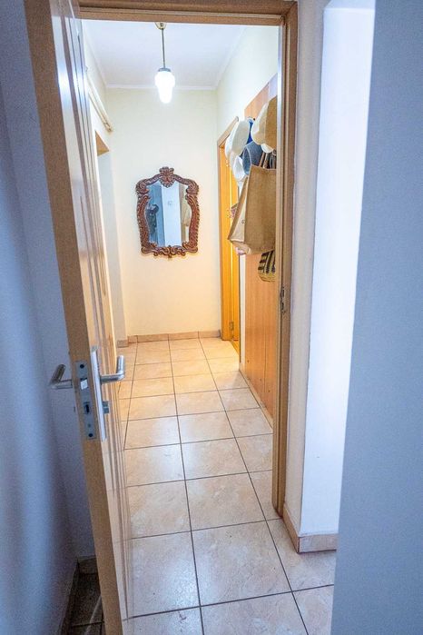 Apartament 2 camere + terasa, etaj 2, central.