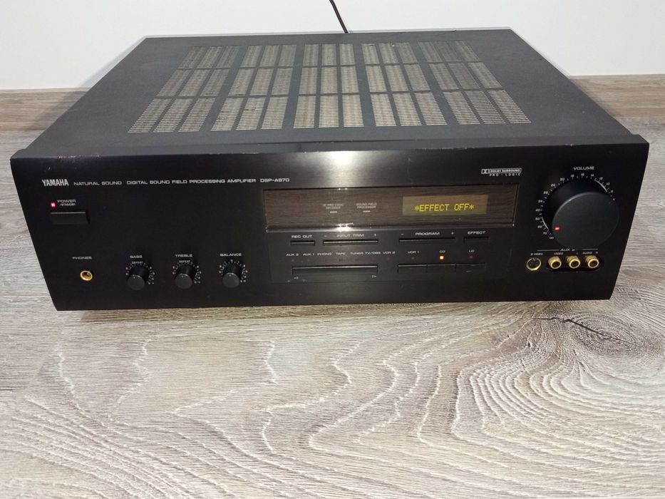 Мощен усилвател Yamaha DSP-A970