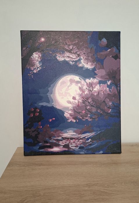 Продавам ръчно нарисувани картини.