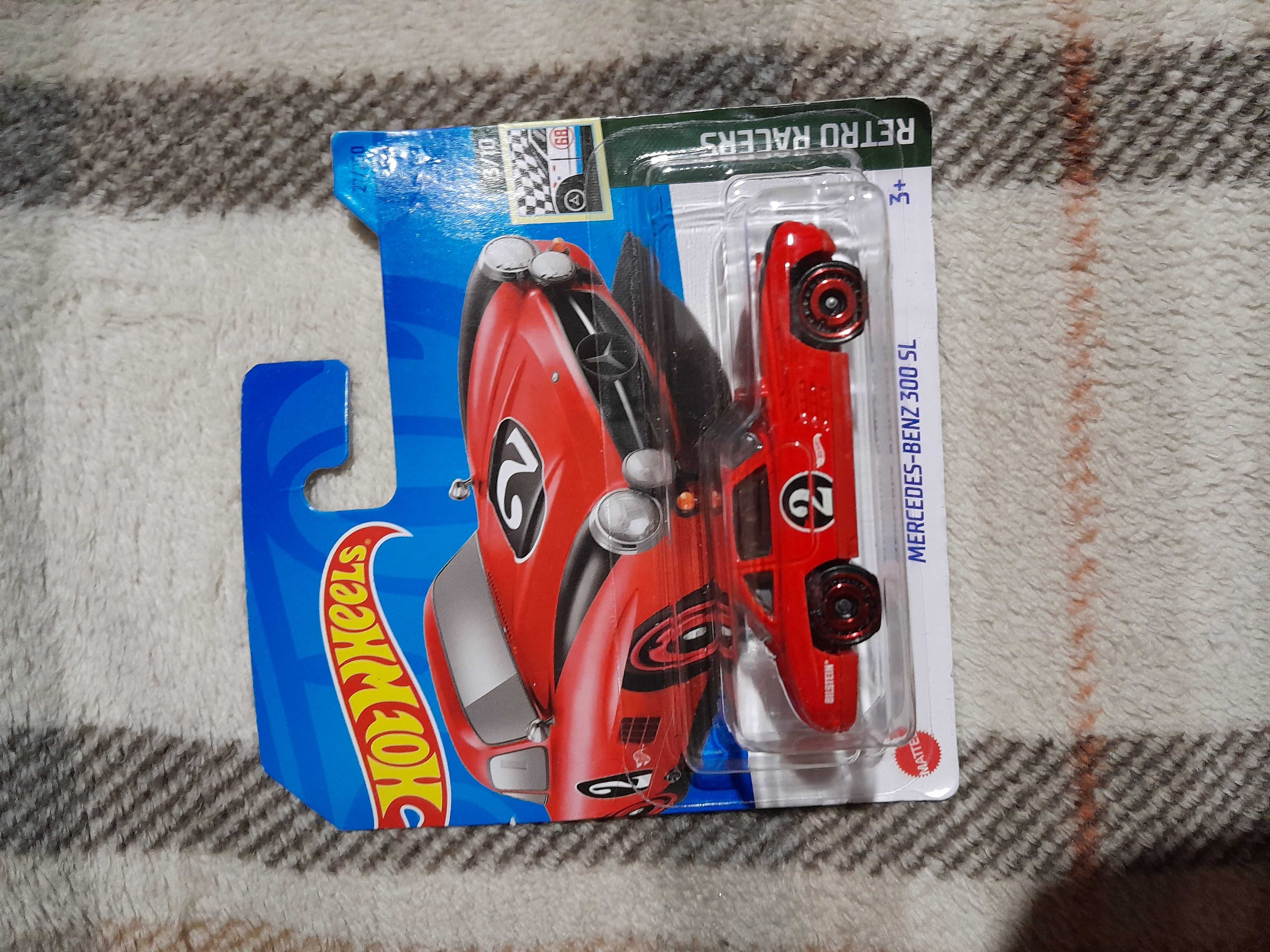 Vand masinute hot wheels pret 30 de lei bucata negociabil