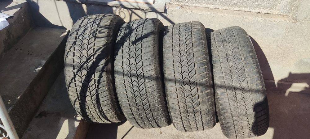 Зимни гуми 215/50/17