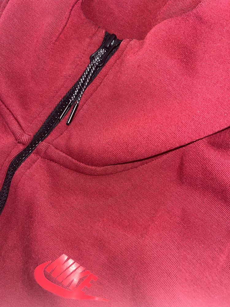 Мъжки Спортен Екип Nike Tech Fleece. (Тъмно Червен)
