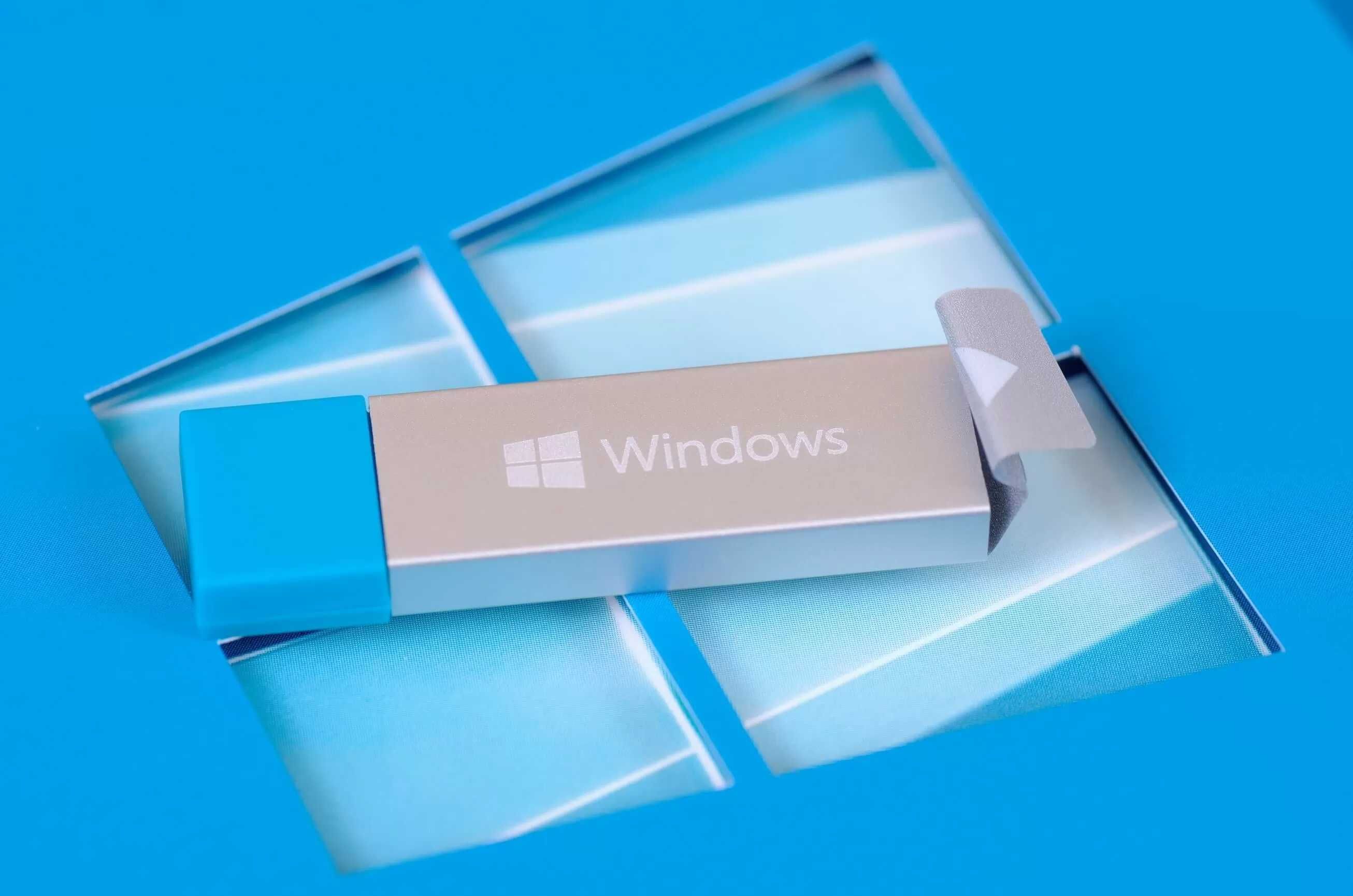 Windows 10 PRO + OFFICE 2019 cu LICENTA RETAIL pe stick bootabil