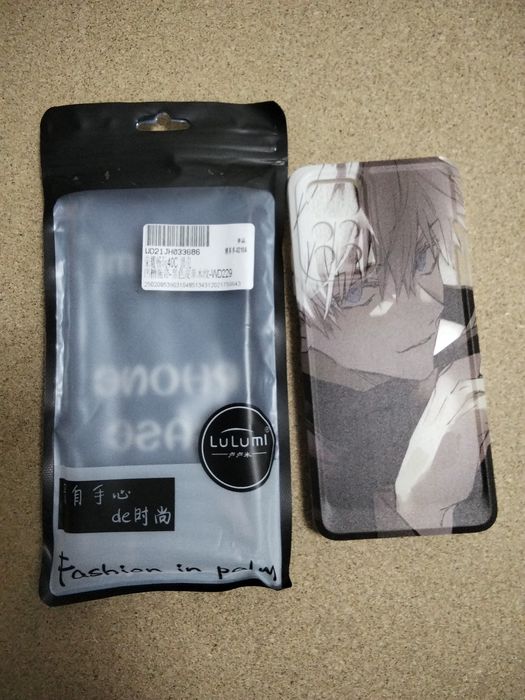 Чехол на телефон