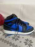 Jordan 1 mid black royal metalic