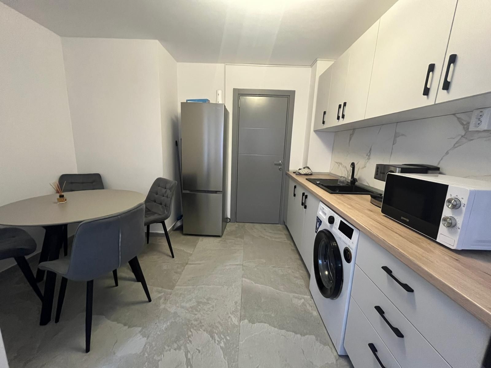 Închiriez apartament 2 camere