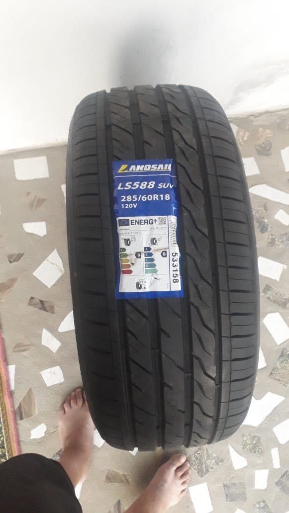 Шины 285/60 R18 на Toyota Land Cruiser 200