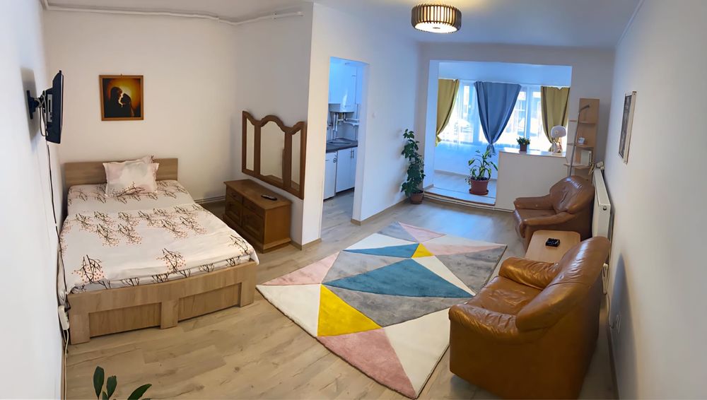 Garsonieră renovată parter(vis a vis de Hotel Deva)
