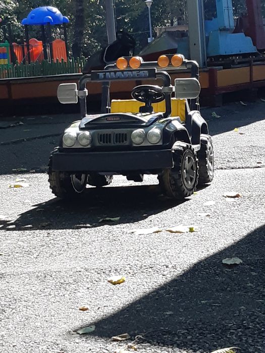 Vand mașinuță electrică adusa din italia doar 1 zi de functionare