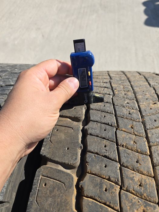 Anvelope de tractiune 315-70r22.5 Michelin si Continental