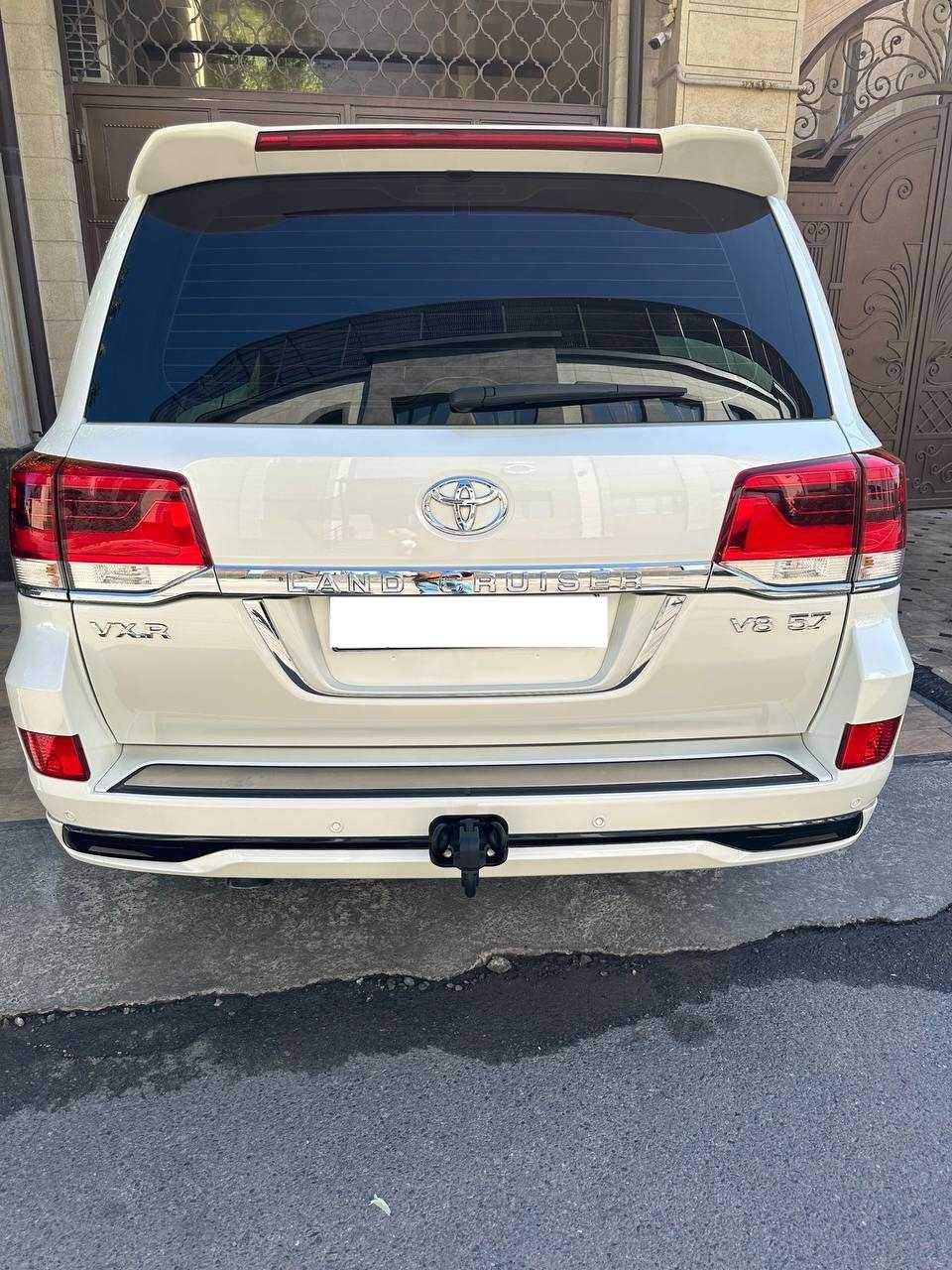 Toyota Land Cruiser 200