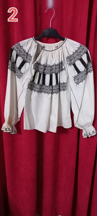 Ie 100% Autentică. 100 de ani