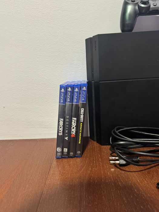 Consola PS4 500GB+controller+8 jocuri