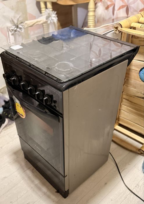 Продам газ плиту Гефест с доставкой отлично работает