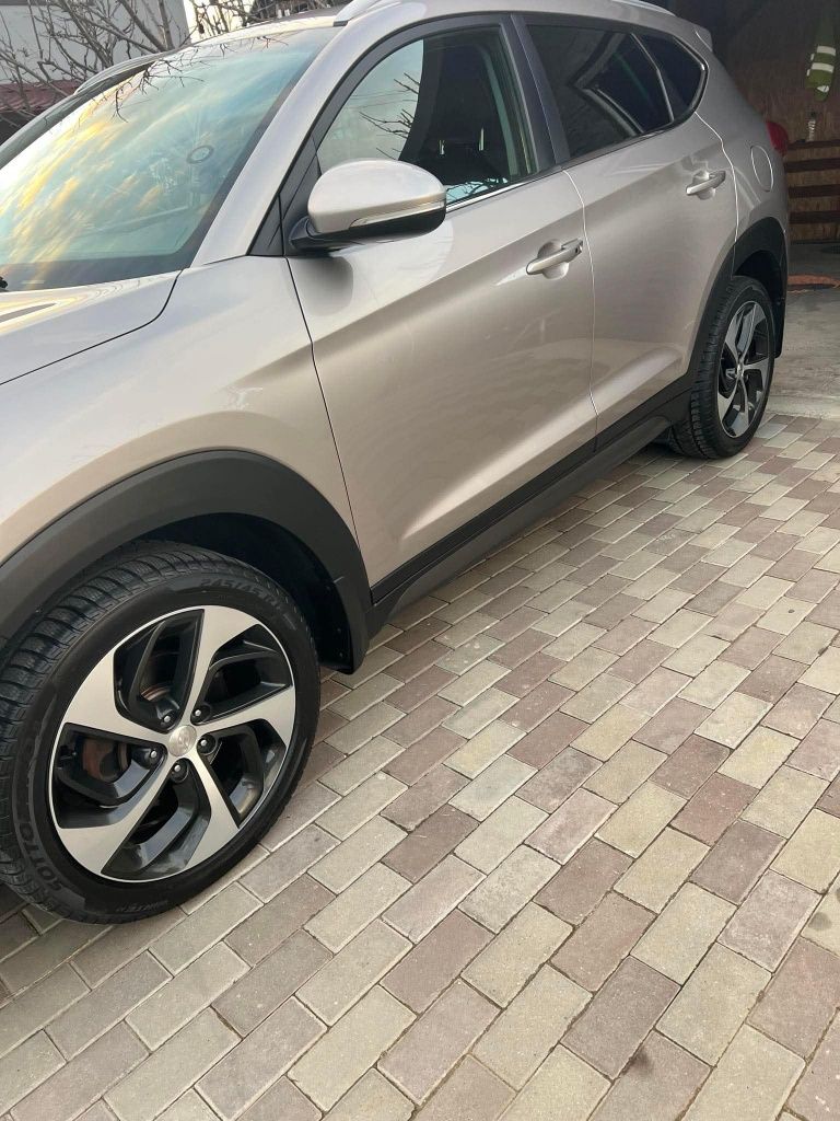 Hyundai tucson 2016 2.0 automat