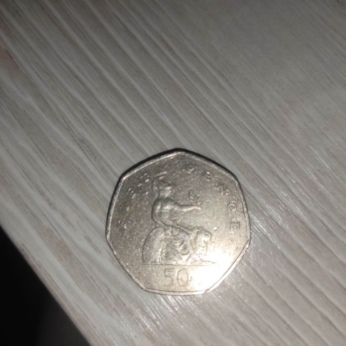 Monedă antica 50 pencle  ELIZABETH II  1998