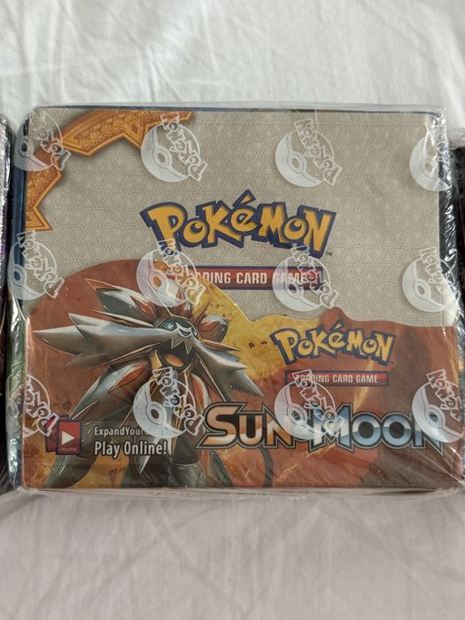 Vand pachete noi, sigilate din seria Pokemon TCG