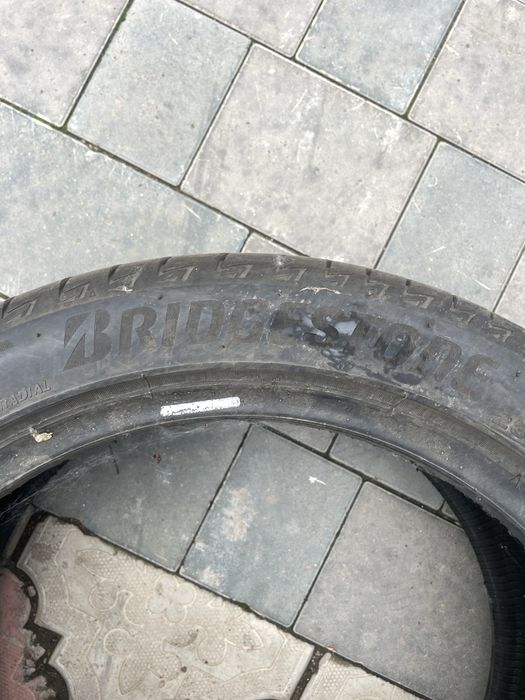 bridgestone 235/45/18