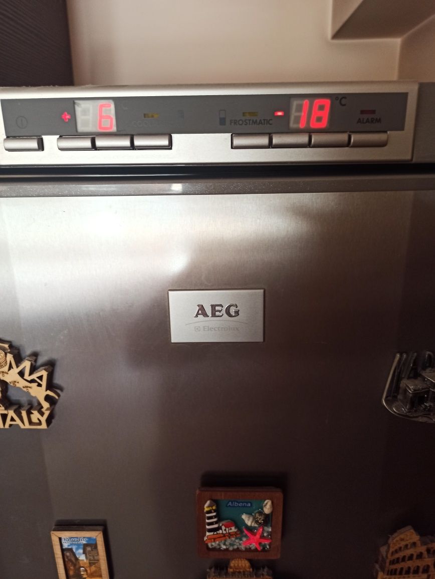 Хладилник с фризер  AEG S80408KG