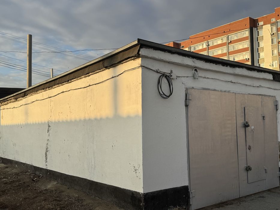 Гараж Пилот ГЭК 18,большой,хорошие ворота