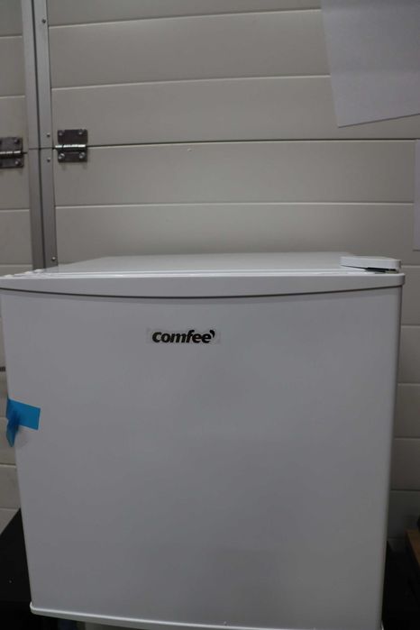 Comfee Свободностоящ, RCU40WH2 Мини Фризер, 31л, лек козметичен дефект