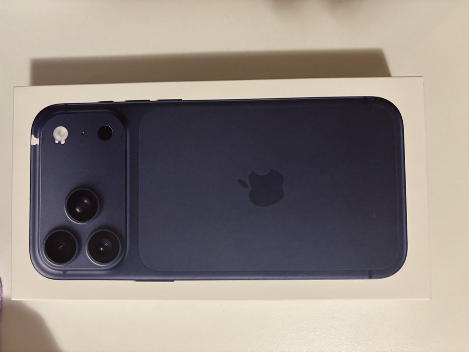 Iphone 17 Pro Max ,Deep Blue ,256 MB