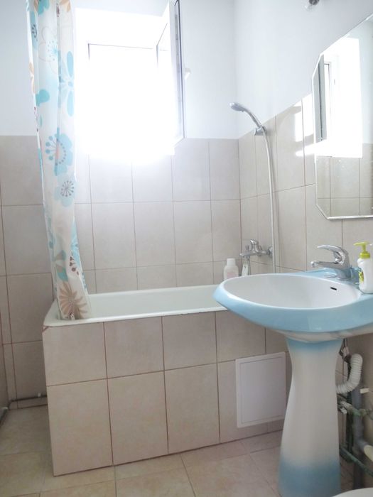 Caut colega de camera,foarte aproape de Universitate,in Copou